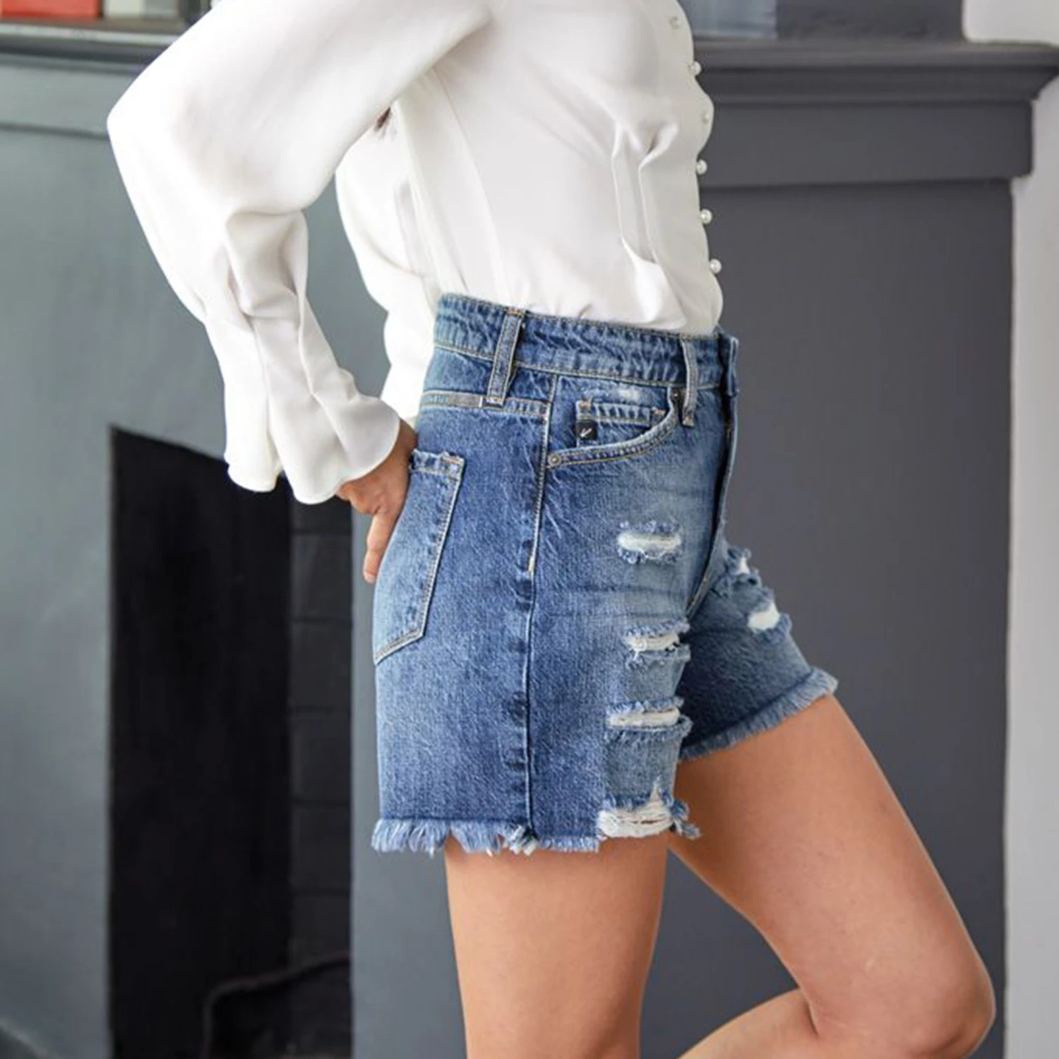 KanCan Jansen Ultra High Rise Boyfriend Shorts 4 KanCan Jansen Ultra High Rise Boyfriend Shorts - Image 4